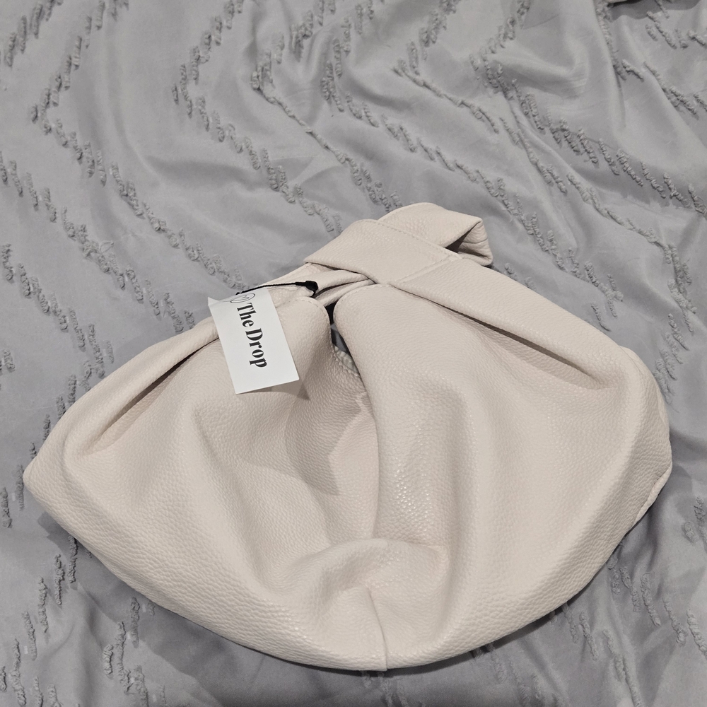 The Drop Elegant Cream Wristlet - Picture 5 of 6